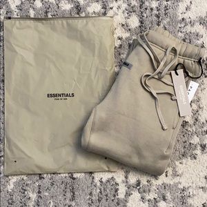 FOG FEAR OF GOD ESSENTIALS SWEATPANTS-Women’s